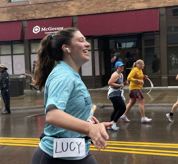Lucy Trotter running in Downtown Duluth 