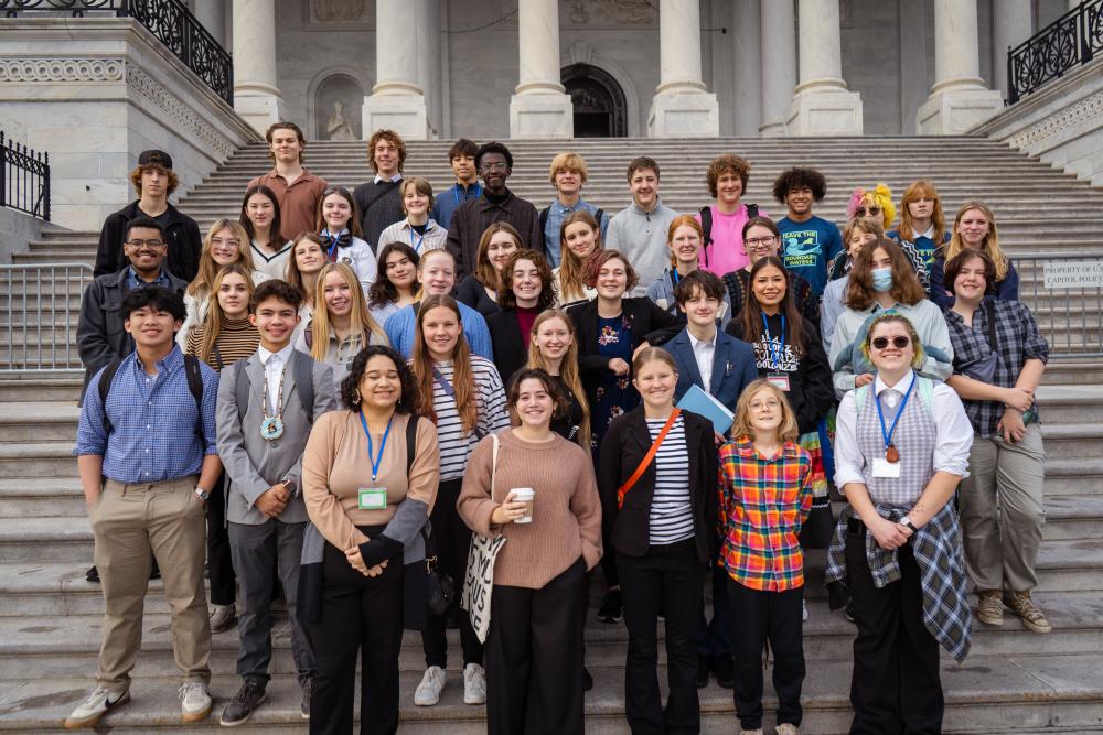 Kids in front of capitol 